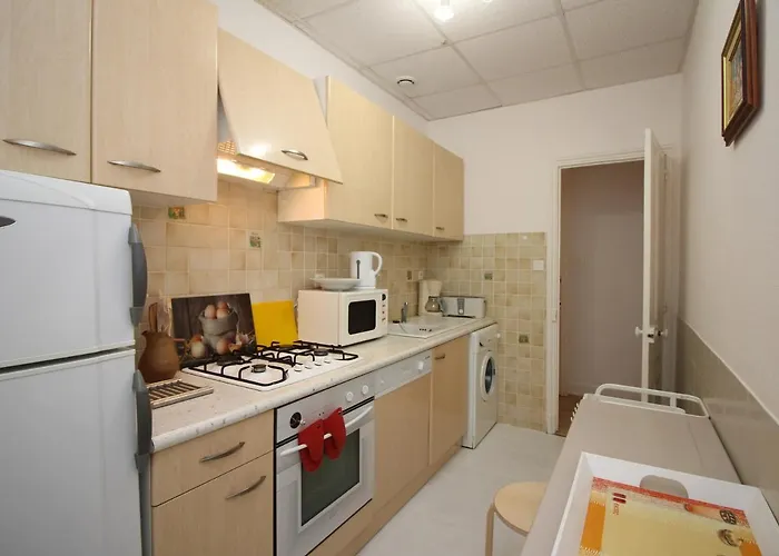 Lumineux A La Bourboule, 3 Chambres, Proche Centre - Fr-1-608-39 Apartment *